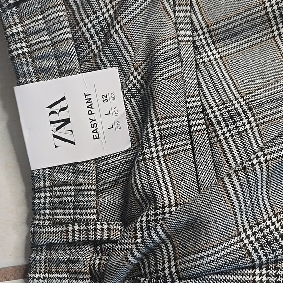 Zara Men's Black and White Checkered Dress Pants - Picture 7 of 7